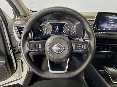 Used 2023 Nissan Rogue S AWD/4WD image 13