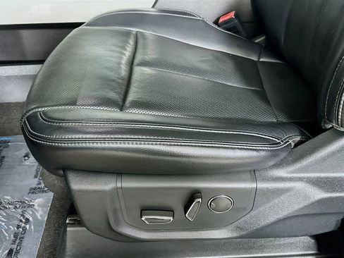 Certified 2018 Ford F150 Lariat w/ Equipment Group 502A Luxury image 31