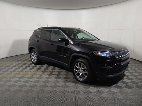 Used 2022 Jeep Compass Latitude AWD/4WD image 11