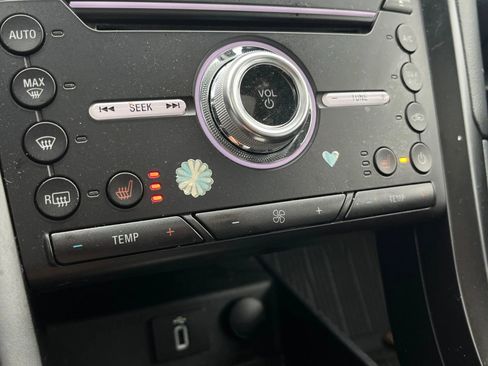 Used 2018 Ford Fusion Titanium image 25