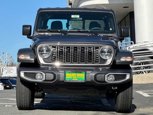 New 2026 Jeep Gladiator Sport AWD/4WD image 6