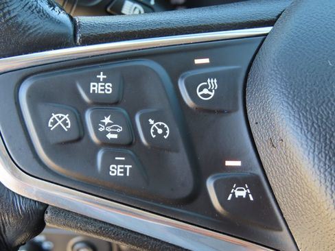 Used 2019 Chevrolet Equinox Premier FWD image 14