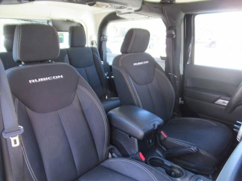 Used 2015 Jeep Wrangler Rubicon w/ Power Convenience Group image 9