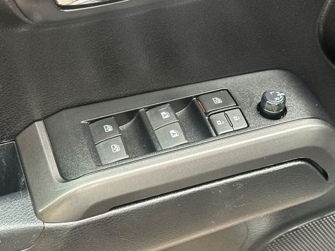 Used 2022 Toyota Tacoma TRD Off-Road AWD/4WD image 13
