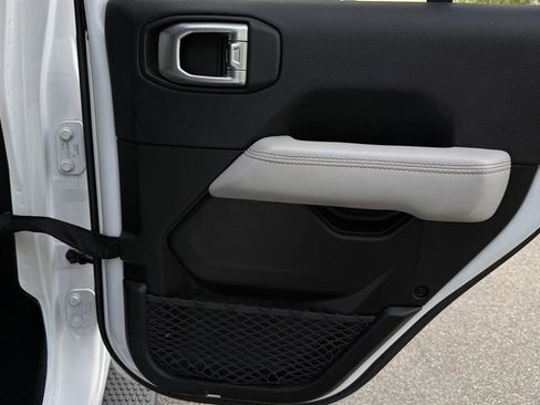 Used 2021 Jeep Wrangler Unlimited Sahara AWD/4WD image 37