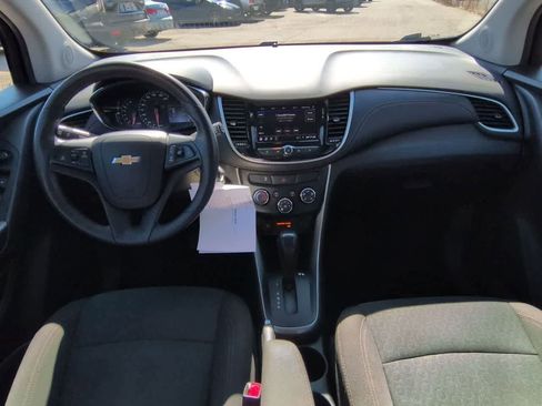 Used 2021 Chevrolet Trax LS w/ Tint and Cruise Package image 15