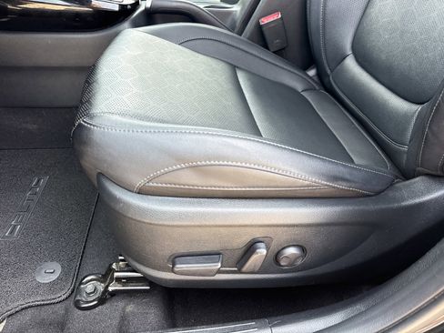 Used 2025 Kia Seltos EX FWD image 12