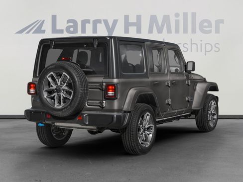 Used 2024 Jeep Wrangler Unlimited Rubicon 4xe w/ Technology Group AWD/4WD image 2