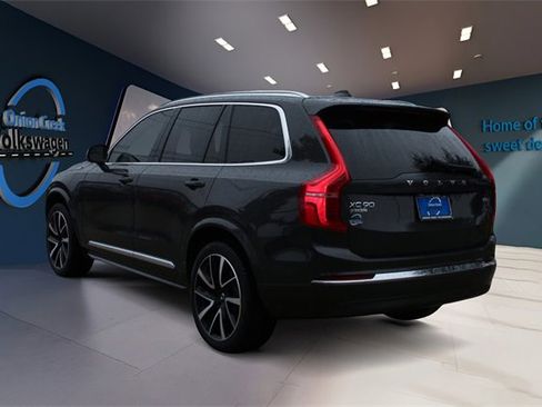 Used 2023 Volvo XC90 B6 Plus image 6