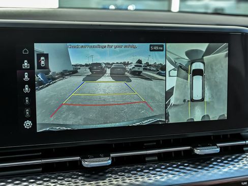 Used 2024 Kia Carnival SX Prestige FWD image 27