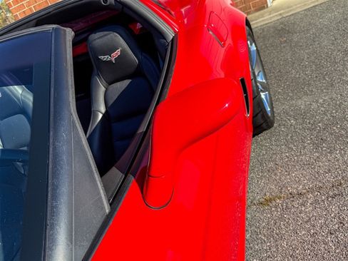 Used 2011 Chevrolet Corvette Grand Sport w/ Preferred Equipment Group RWD image 19