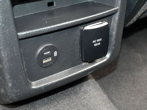 Used 2022 Ford Edge Titanium image 37