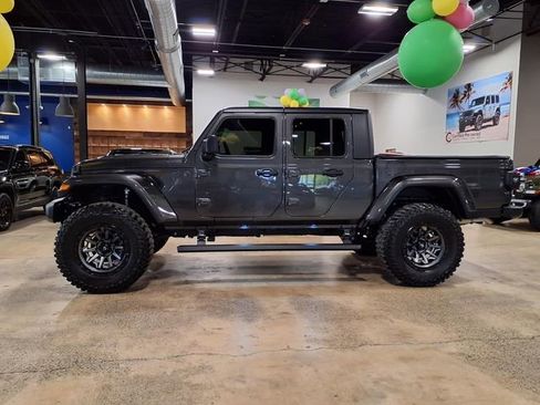 Used 2024 Jeep Gladiator Sport AWD/4WD image 6