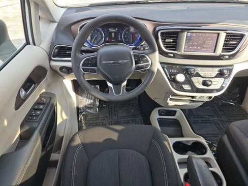 Used 2024 Chrysler Voyager LX FWD image 19