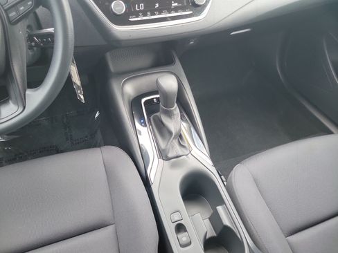 Used 2025 Toyota Corolla LE FWD image 19