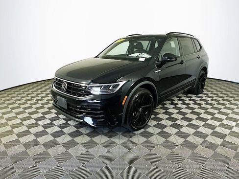 Used 2023 Volkswagen Tiguan SE R-Line AWD/4WD image 5