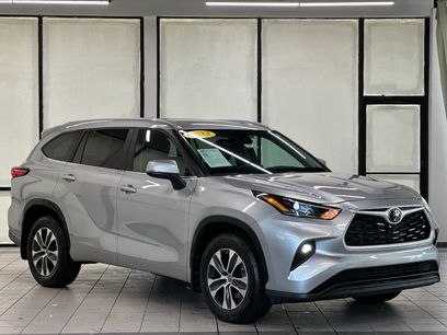 Used 2023 Toyota Highlander XLE
