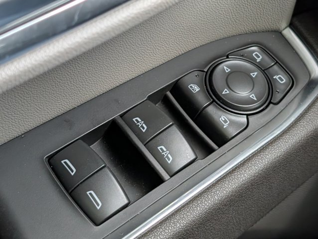 Used 2025 Chevrolet Silverado 1500 LTZ AWD/4WD image 21