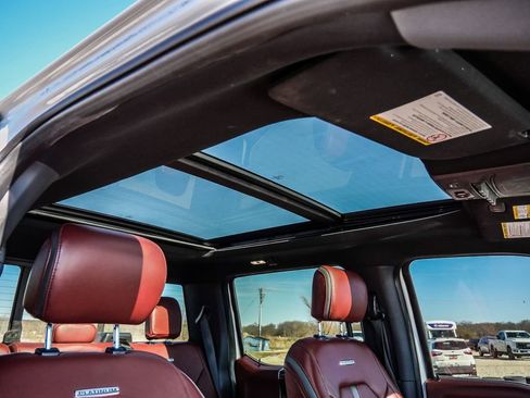 Used 2022 Ford F250 Platinum w/ FX4 Off-Road Package image 17