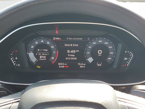 Used 2025 Audi Q3 2.0T Premium Plus w/ Premium Plus Package AWD/4WD image 32