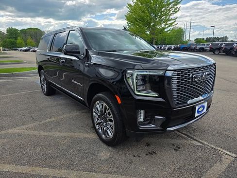 Used 2024 GMC Yukon XL Denali Ultimate AWD/4WD image 5