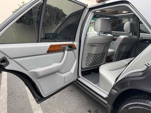 Used 1987 Mercedes-Benz 300 D Turbo image 85