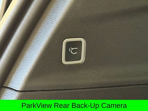 New 2026 Chrysler Pacifica Limited image 9