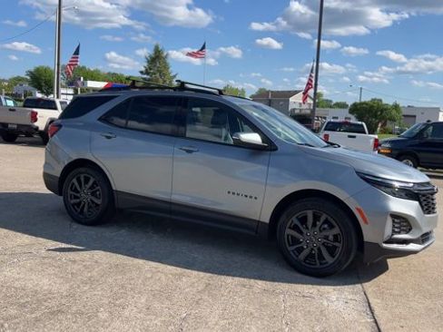 Used 2024 Chevrolet Equinox RS FWD image 2