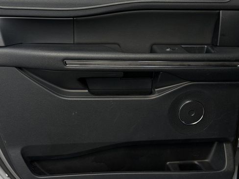 Used 2022 Ford Expedition Max XLT image 11