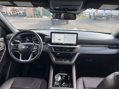 Used 2025 Ford Explorer Platinum w/ LUX Leather Package AWD/4WD image 35