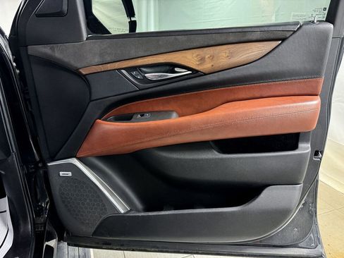 Used 2016 Cadillac Escalade ESV Premium AWD/4WD image 20