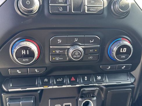 Used 2021 Chevrolet Silverado 1500 LT image 27