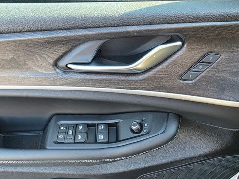 New 2025 Jeep Grand Cherokee Limited image 10