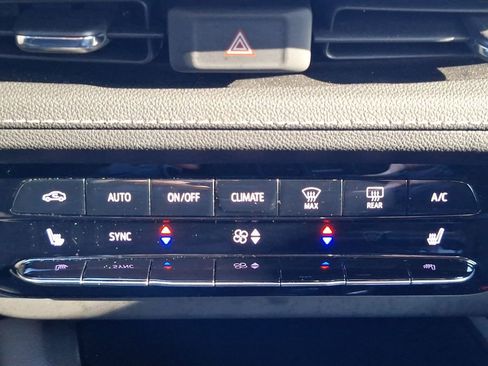 Used 2023 Buick Envision Essence w/ Sport Touring Package image 16