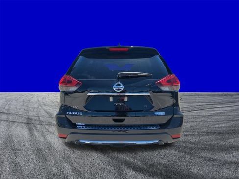 Used 2019 Nissan Rogue S w/ Special Edition Package FWD image 5