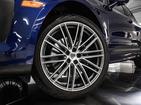 Certified 2026 Porsche Macan S AWD/4WD image 12