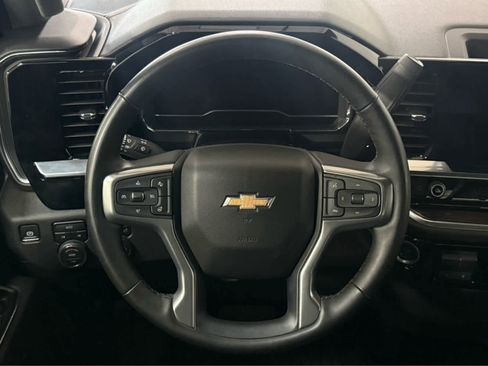 Used 2025 Chevrolet Silverado 1500 LT AWD/4WD image 18