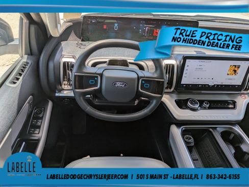 Used 2025 Ford Expedition Active AWD/4WD image 14