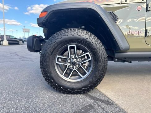 Used 2026 Jeep Gladiator Mojave AWD/4WD image 14