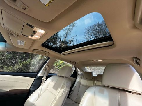 Used 2018 Toyota Avalon XLE Premium image 25