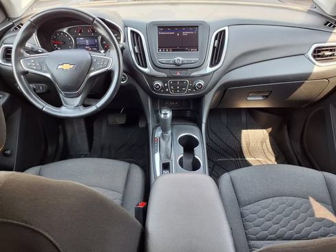 Used 2020 Chevrolet Equinox LT w/ Driver Convenience Package FWD image 9