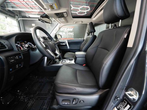 Used 2024 Toyota 4Runner Limited AWD/4WD image 9