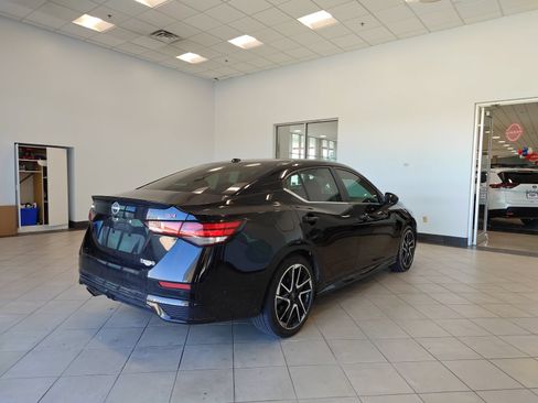 Used 2024 Nissan Sentra SR FWD image 3