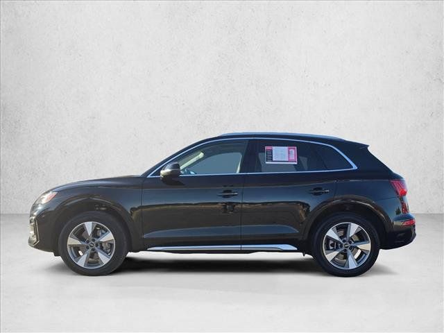 Used 2023 Audi Q5 2.0T Premium Plus w/ Premium Plus Package AWD/4WD image 2