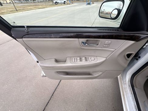 Used 2008 Cadillac DTS w/ Sun And Sound Package image 20