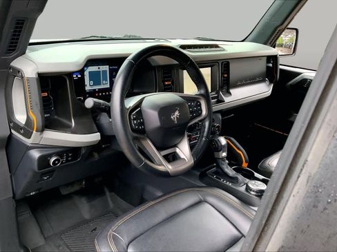 Used 2023 Ford Bronco Badlands w/ Sasquatch Package AWD/4WD image 16