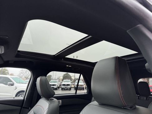 Used 2024 Ford Explorer Timberline w/ Timberline Technology Package image 3