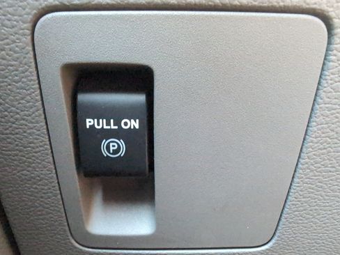 Used 2019 Ford F150 XL w/ Equipment Group 101A Mid AWD/4WD image 35