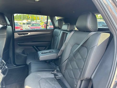Used 2024 Volkswagen Atlas Cross Sport SE AWD/4WD image 22