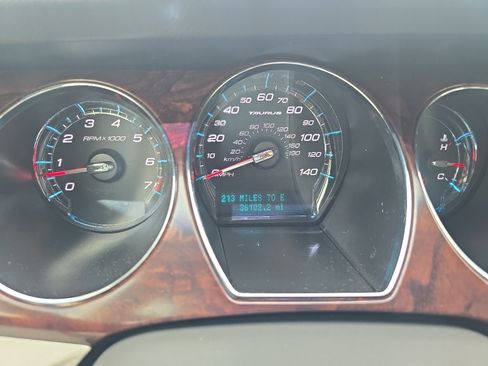 Used 2012 Ford Taurus SEL FWD image 17